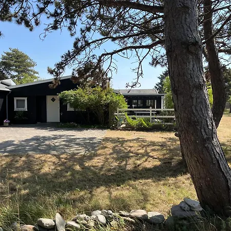 Feriehus Stunning In Sjaellands Odde With 4 Bedrooms, Jacuzzi And Sauna